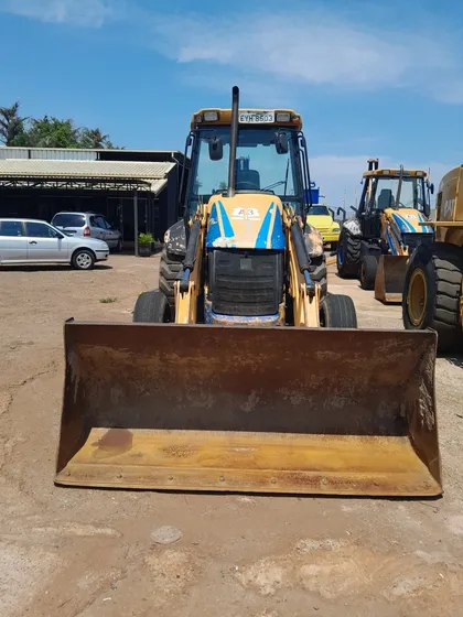 Retroescavadeira Jcb 214e 2011  Tenho Várias Unidades Disp