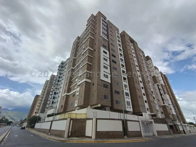 Apartamento En Venta Base Aragua Maracay 23-32854 Yb