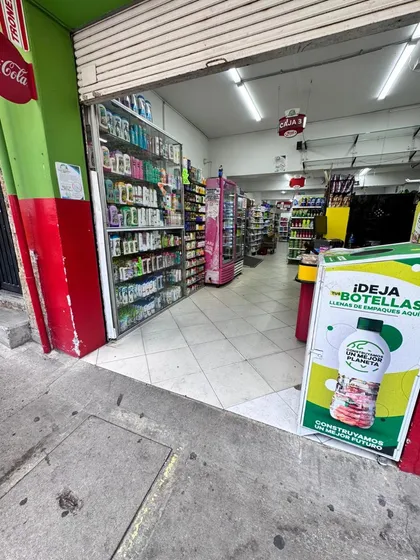 Se Vende Supermercado En Castilla Acreditado, Con Bodega. 