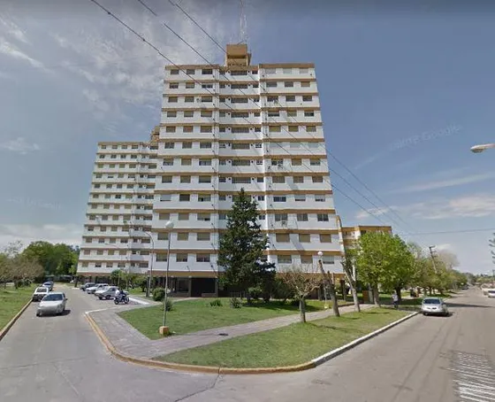 Departamento En Venta - 2 Dormitorios 1 Baño - Cochera - 60mts2 - Villa Elisa, La Plata
