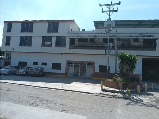 Edificio Residencial Y Comercial En Venta En La Cooperativa, Maracay