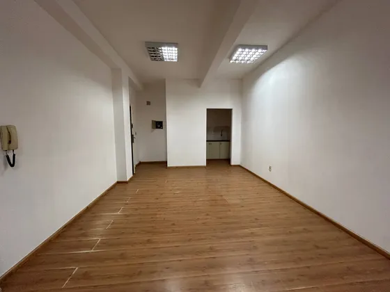 Alquiler - Oficina O Consultoriosobre Rambla Portuaria - Rambla 25 De Agosto Y Misiones