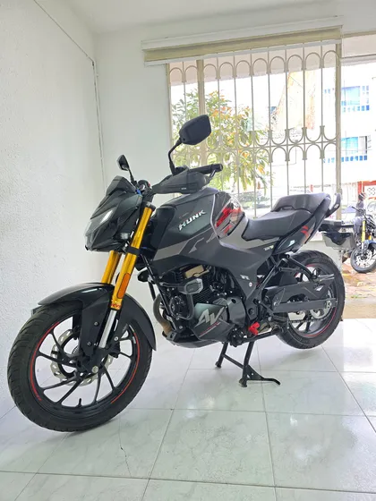 Hero Hunk 160r 4v