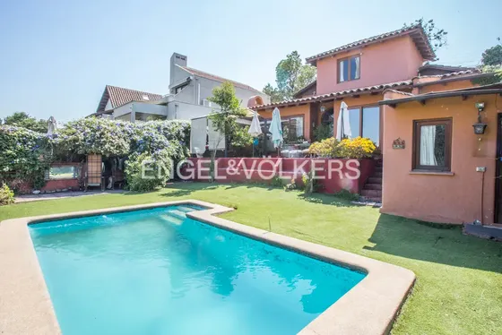 Casa En Venta Los Dominicos/seguridad 24/7