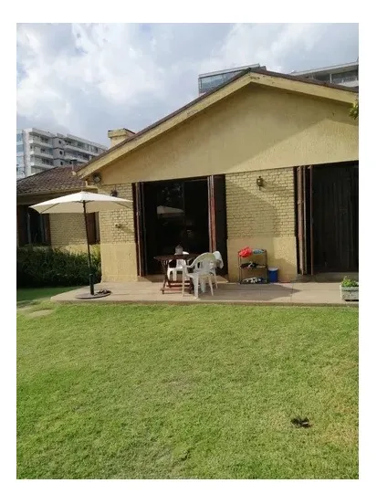 Hermoso Chalet Excelente Construcción Amplio Terreno. Metros