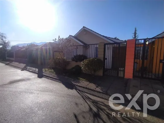 Casa En Venta De 3 Dorm. En Puente Alto