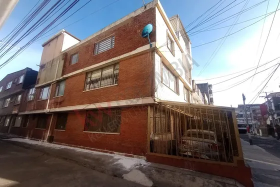 En Venta Edificio Con 3 Apartamentos En Ciudad Montes (13289).