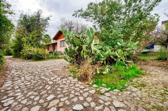 Venta De Amplio Terreno Con Proyección En Peñalolé...