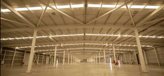 Bodega 345 M2 En Av Eduardo Frei Montalva (75022)