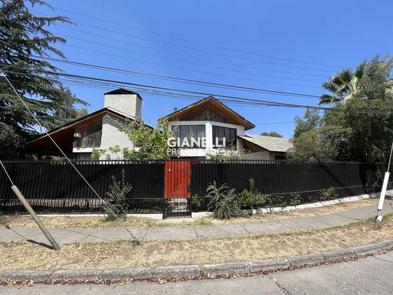 Gran Casa 4d/4b + Serv - Osman Pérez Freire - Miguel Ramírez