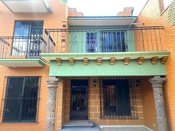 Casa En Venta, Buena Ubicación. Las Grajas, Cuernavaca