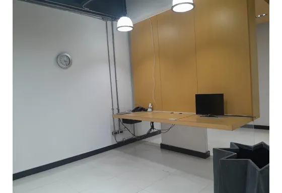 Espectacular Oficina Con 5 Espacios Independientes Y Moderna
