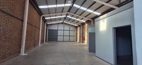  Nuevo Galpón Industrial, Con Oficina, Tres Baños, Tres Esta