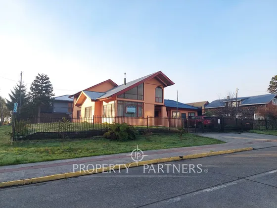 En Arriendo Para Uso De Oficinas, A Una Cuadra De ...