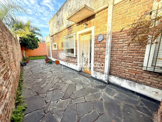 Casa Ph 3 Ambientes En Venta, Haedo Sur.