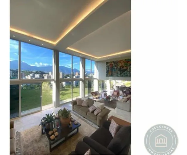 Se Vende Casa 680m2 4h/6b/7p Cerro Verde
