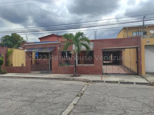 Casa En Venta Ubicada En La Floresta Maracay, Fvina 23-27459
