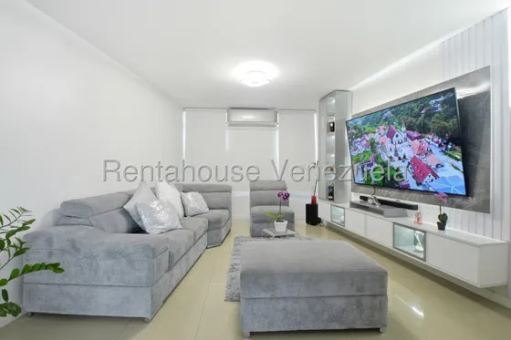 Apartamento En Venta En Santa Fe Norte Remodelado Caracas Piso Alto