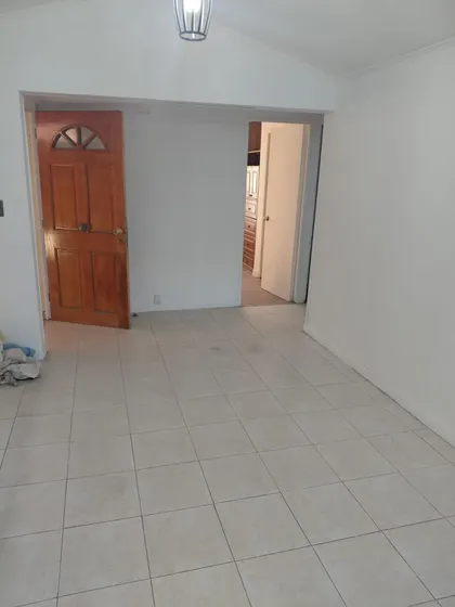 Cómoda Ca De 2 Pisos De Construcción Sólida, Refaccionada