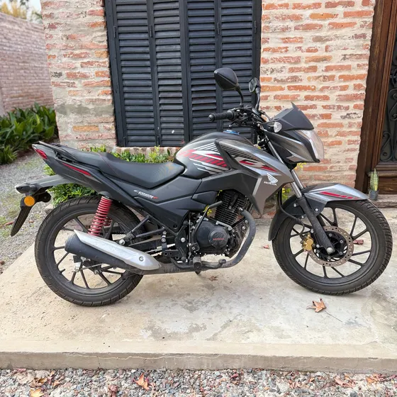 Honda Twister 125 Dlx
