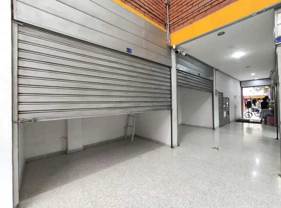 Local En Arriendo En Centro. Cod A21768