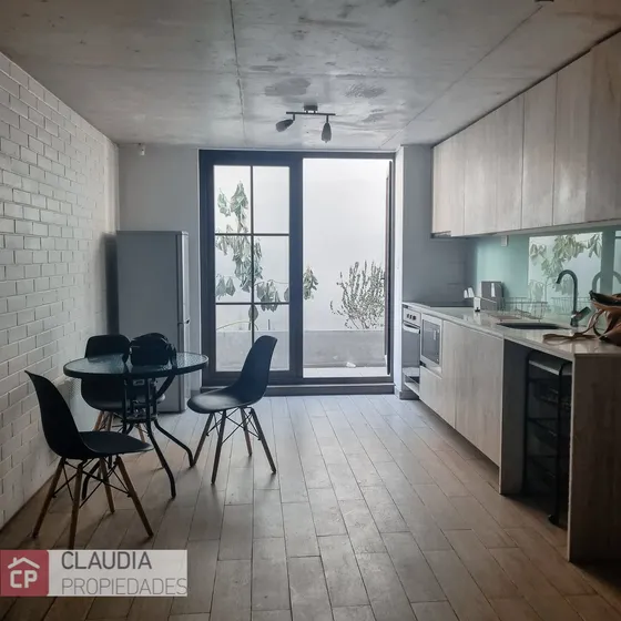Un Ambiente - A Pasos Av Argentina