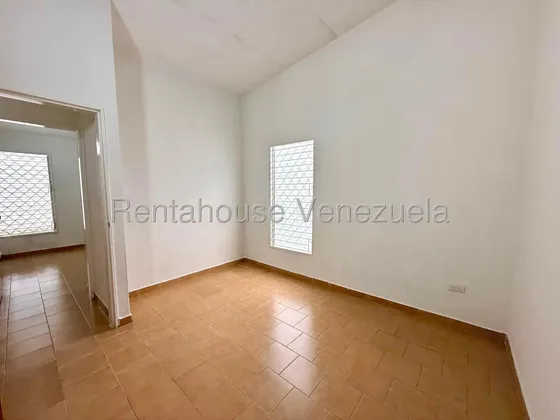 Estefani Salon R.a.h Vende Amplia Casa Ubicada En Urbanización El Recreo, Cabudare Lara 26/18198