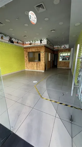 En Arriendo Local Comercial En Vitacura Con Vitrina A Calle
