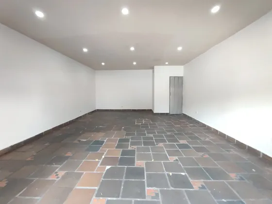 Local En Arriendo En Lleras Restrepo. Cod A17880
