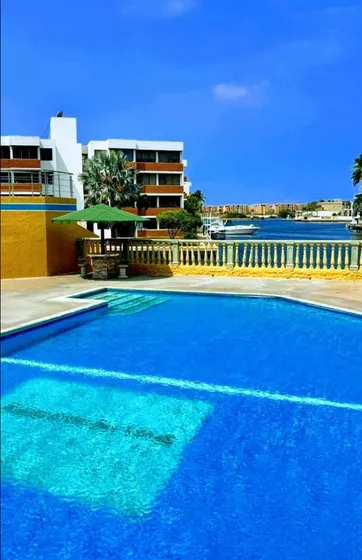 Re/max Abba Ofrece En Lechería. Avenida Américo Vespucio. Edo. Anzoátegui. Conjunto Residencial Agua Marina.