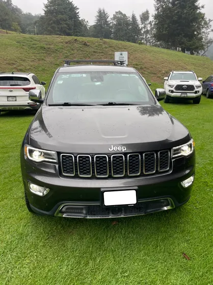 Jeep Grand Cherokee 5.7 Limited Lujo Advance 4x4 At