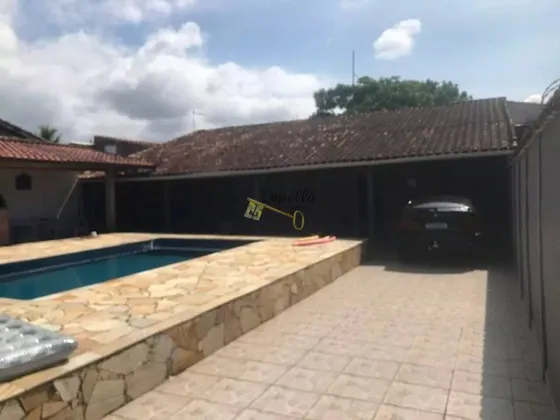 Linda Casa Com Linda Piscina À 400 Metros Do Mar Em Itanhaém. 02 Dormitórios $340 Mil Financia