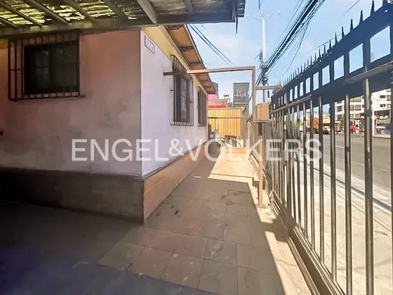 Venta Casa Uso Comercial - Avenida Angamos