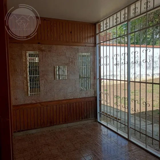 En Venta Amplia Casa En La Urbanización Santa María 