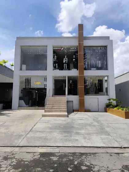 Leslie Ofrece Local La Viña Ideal Para Tienda De Ropa 