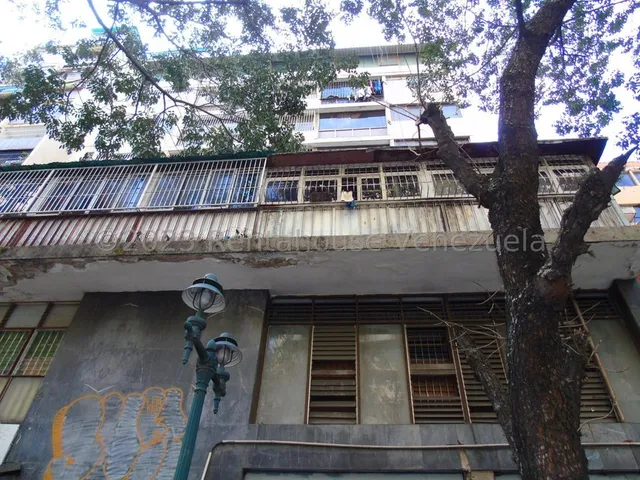 Local Comercial ( Pb / A Pie De Calle / 2 Niveles)  Alquiler Parroquia La Candelaria Mls - 23-18098
