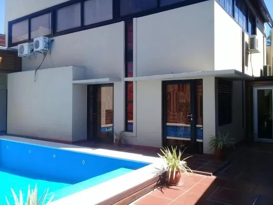 Casa En Venta - 6 Dormitorios 2 Baños - Galpón - 288mts2 - Santa Fe