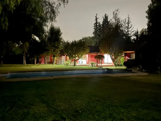 Casas (2) En Arriendo En Chicureo. Condominio. Piscina.