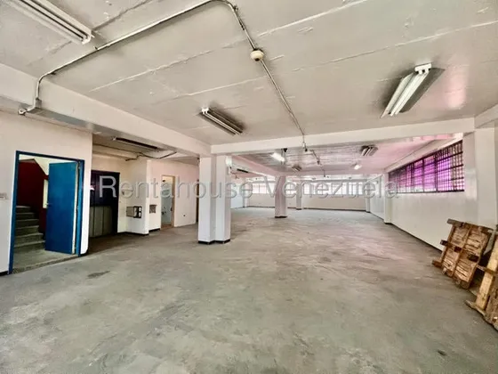 Edificio En Venta La Urbina  Dm 25-18583