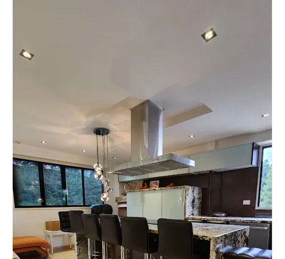 Venta Apartamento Remodelado A Estrenar En La Urb. Las Salias En San Antonio De Los Altos. La Redoma Au
