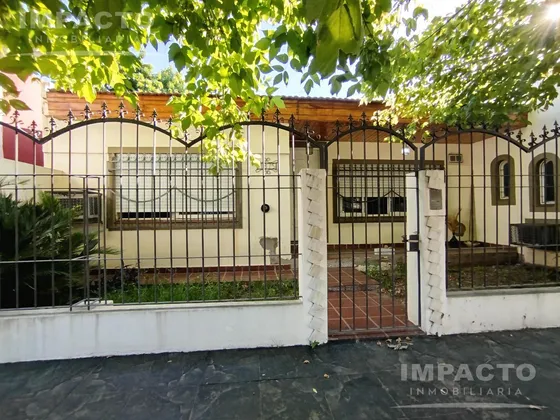 Casa En Venta Barrio Atalaya - Isidro Casanova 