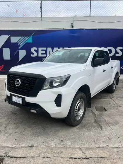 Nissan Np300 Doble Cabina 2.5 Se Aa Mt