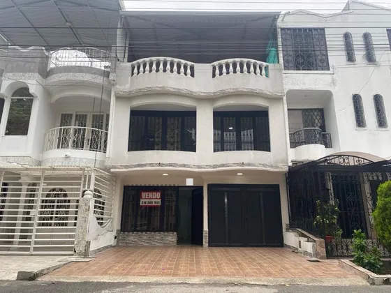Casa De Dos Pisos Más Terraza En Venta Barrio Las Américas Palmira