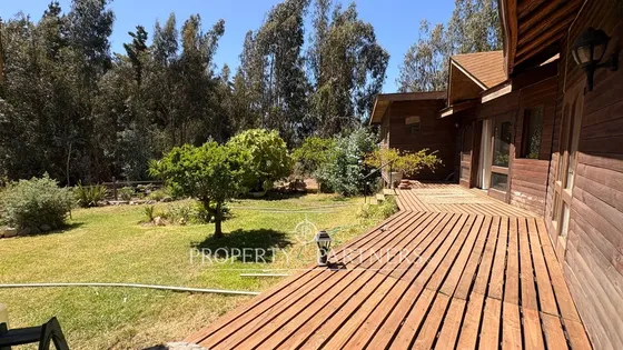 Casa Con Lindo Terreno - Oportunidad Única En Man...