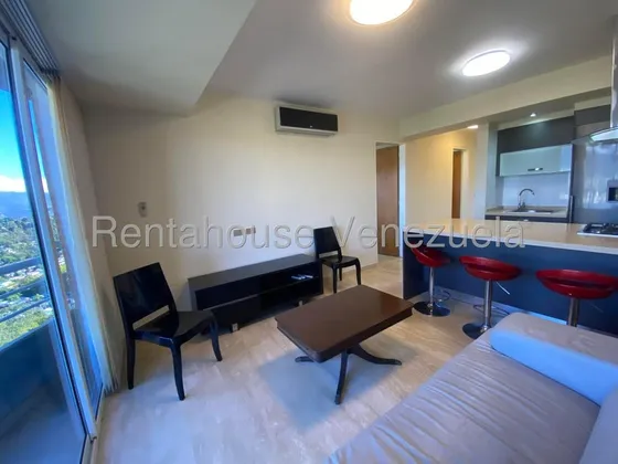 Lujo Y Comodidad En Lomas Del Sol: Piscina Y Diseño Renovado En Alquiler___ Rahml___ 25-13985