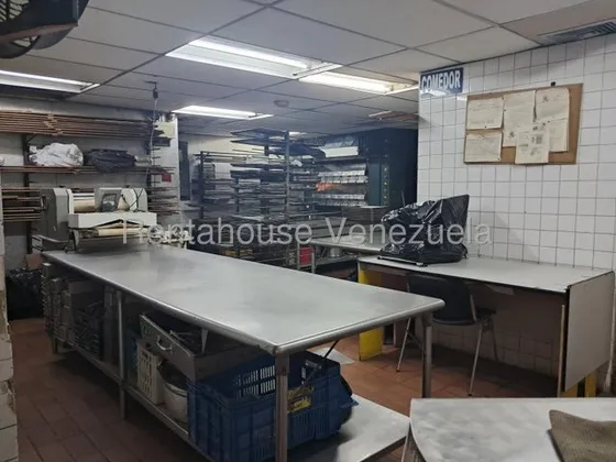 Comercial En Venta En La Urbina Mls #25-23118 Yosmil Carrero