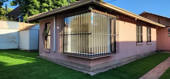Se Arrienda Amplia Casa En Sector Residencial De Peñalolen