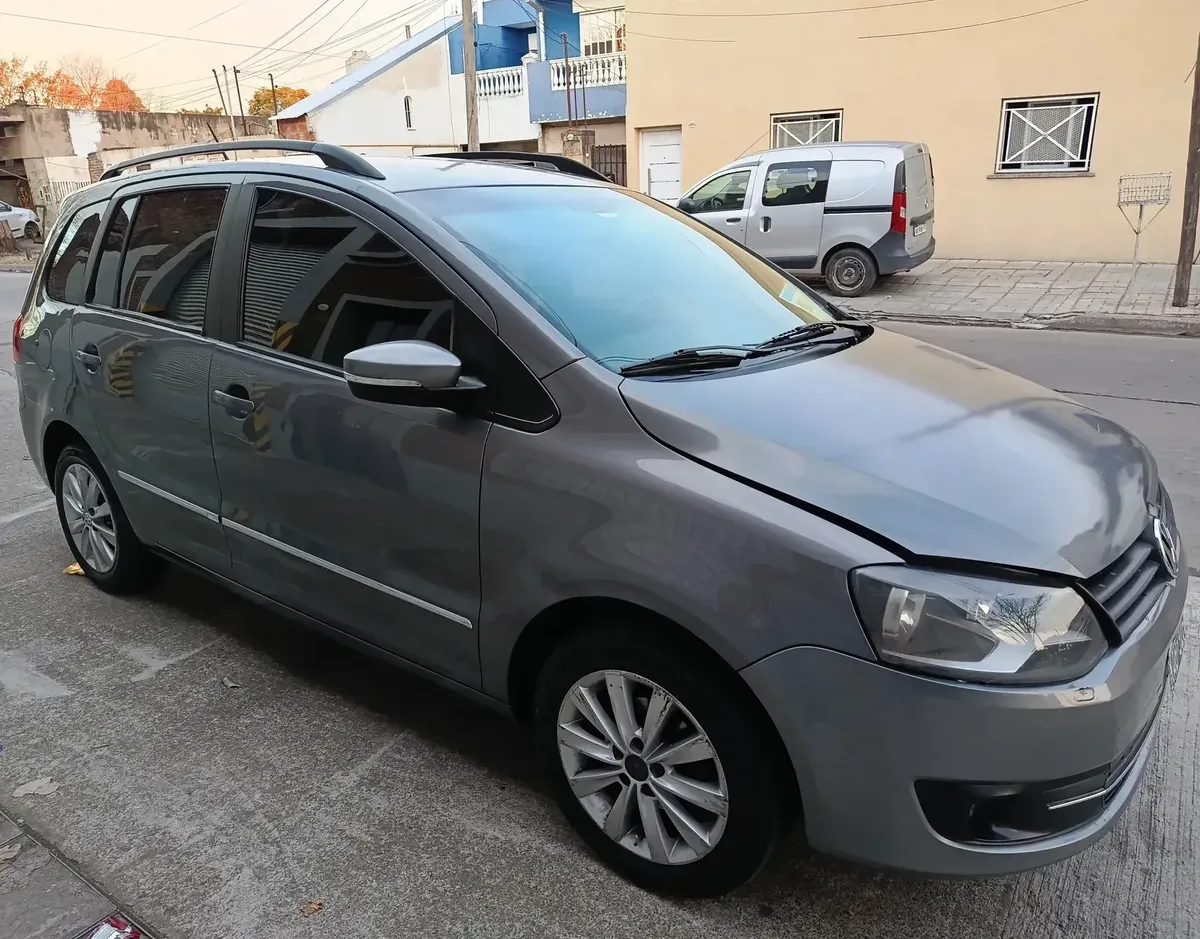 Volkswagen Suran 1.6 Imotion Highline 11c