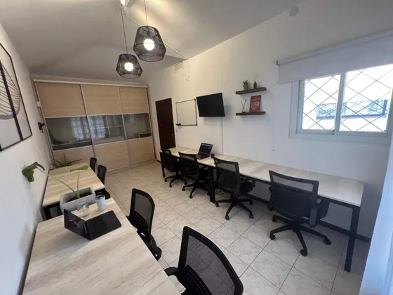 Alquiler Oficina Privada Amoblada  Cerro De Las Rosas