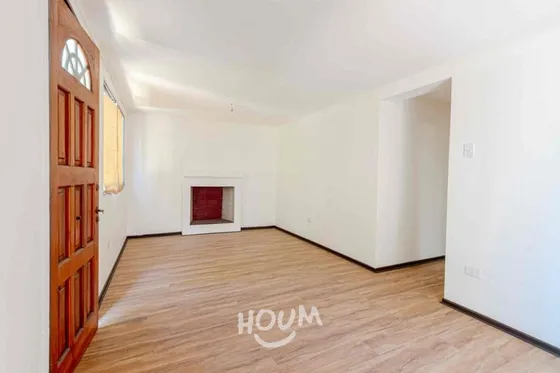 Casa En Sector Residencial Con Amplio Patio